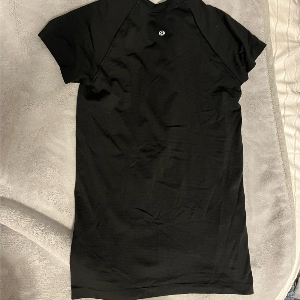 black lululemon swiftly tech